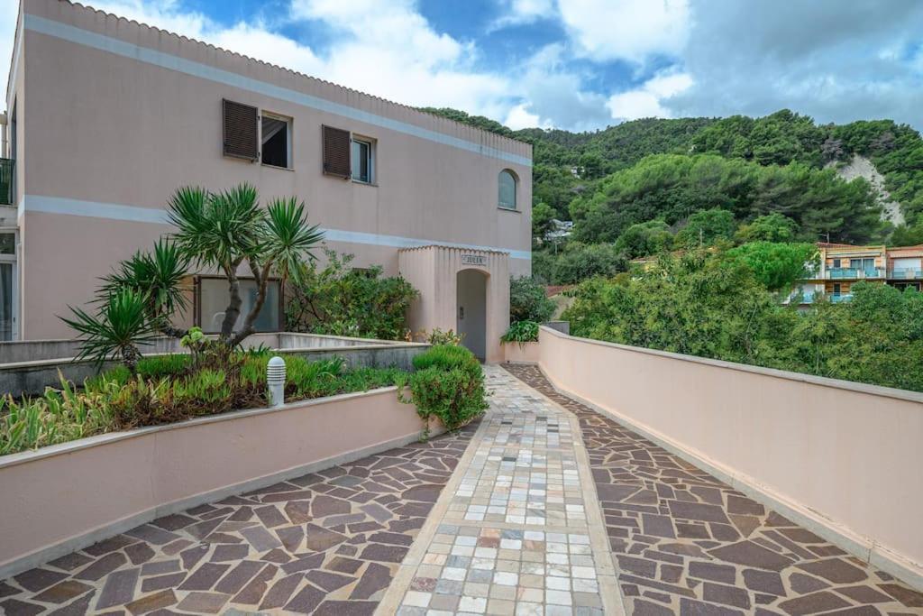 La Villa Julia - Calme - Spacieux - Parking Prive - Climatisation Μεντόν Εξωτερικό φωτογραφία